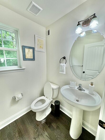 Half bathroom - 2321 Farrand Dr