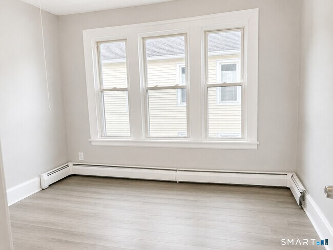 Building Photo - 67 Brooklawn St