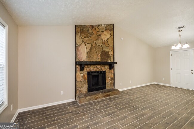 Building Photo - 6096 Creekford Dr