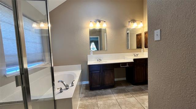 Building Photo - 4621 Tanque Dr