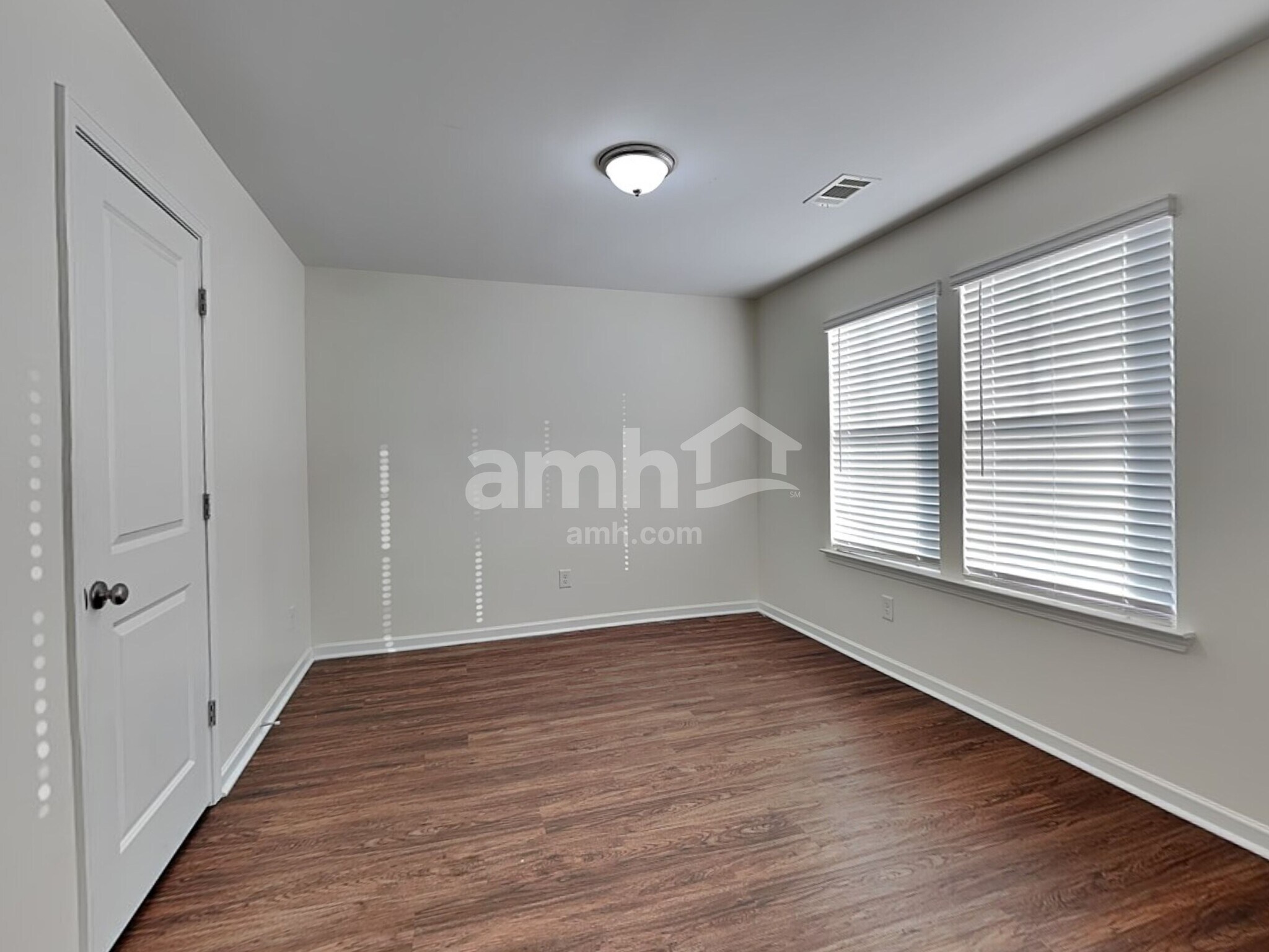 Building Photo - 307 Camp dr