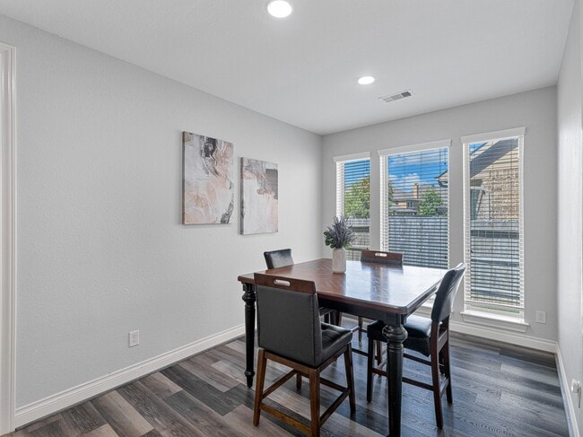 Building Photo - 27703 Lodgemist Ct