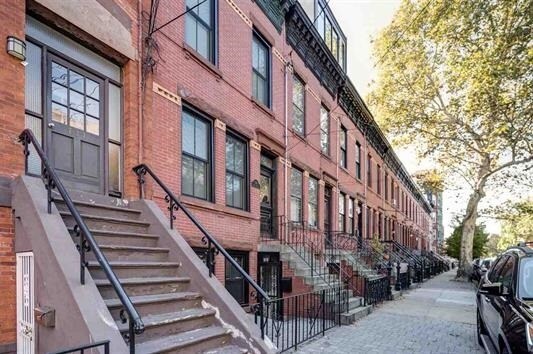 Building Photo - 731 Park Ave
