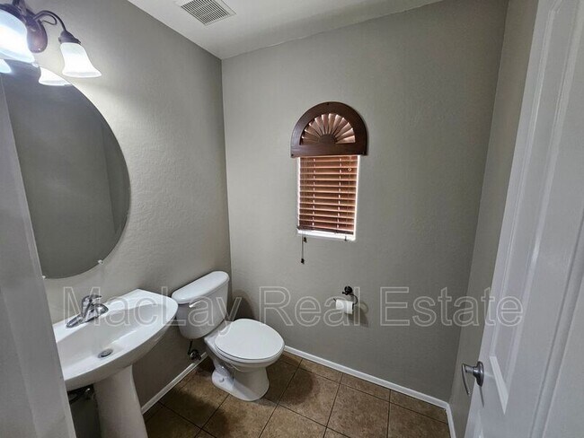 Building Photo - 3936 E Minton St