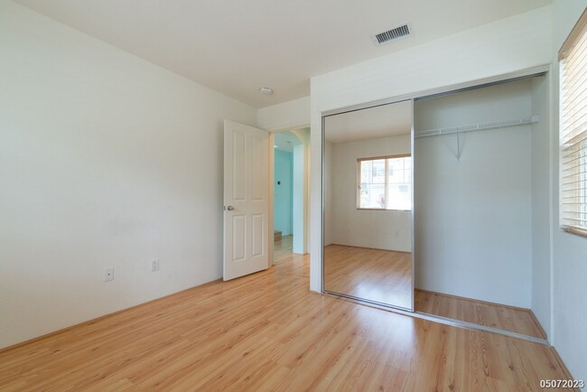 Building Photo - CENTRAL AC 4BR 3BA HOUSE IN OCEAN POINTE w...