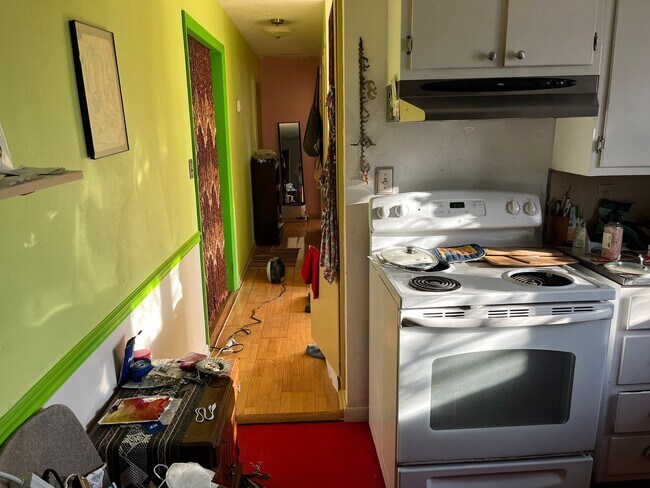 Building Photo - CLOSE TO PURDUE...2 Bedroom 1 1/2 Bath