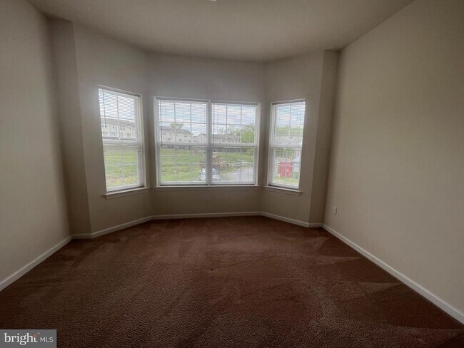 Building Photo - 103 Goods Wy