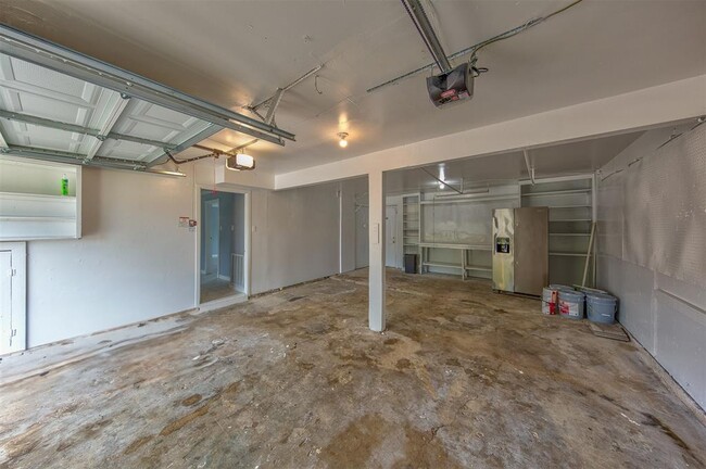 Building Photo - 263 E Castle Harbour Dr