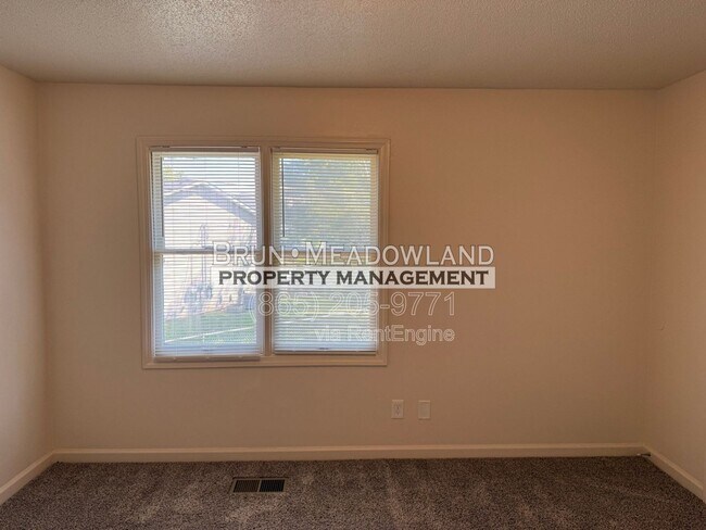 Building Photo - 9101 Parktop Ln NW