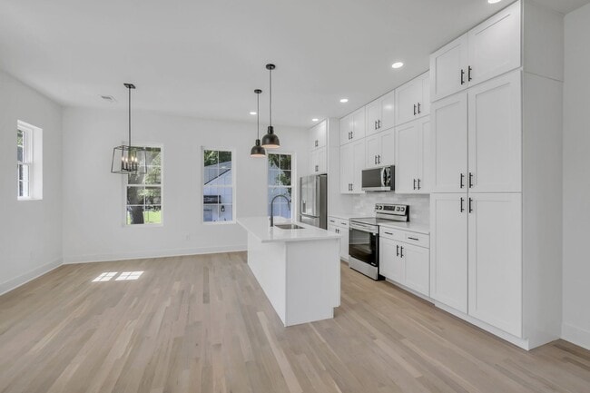 Building Photo - 4BR/4BA New Build in Old Hickory