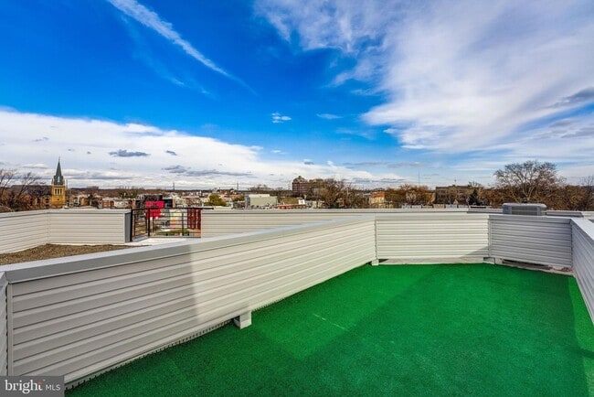 Building Photo - 4200 Lancaster Ave