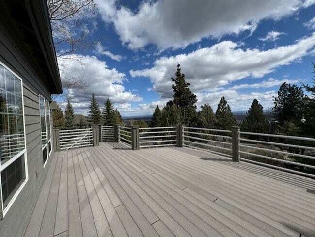 Building Photo - MOVE IN SPECIAL $1000 OFF FIRST MONTHS REN...