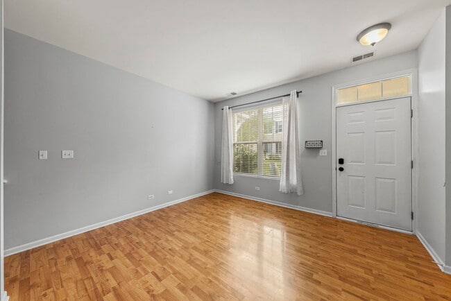 Building Photo - 129 Springbrook Trail S