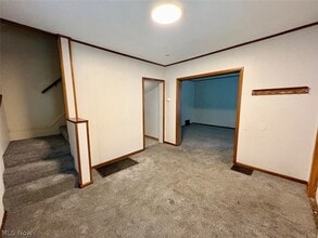 Building Photo - 391 E Voris St