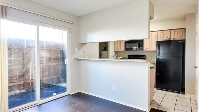 Building Photo - 8020 Braesmain Dr