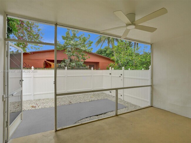 Building Photo - 932 Mandarin Isle