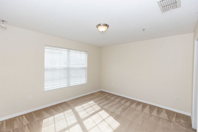 Building Photo - 3-story, 3/3.5, updated, townhome in the heart of Baldwin Park!