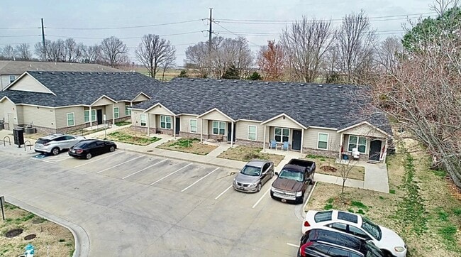 Building Photo - Leverett Flats
