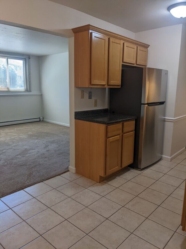 Building Photo - AUGUST RENT SPECIAL