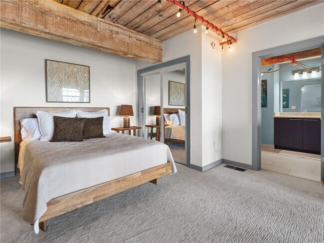 Building Photo - 170 Boulevard NE