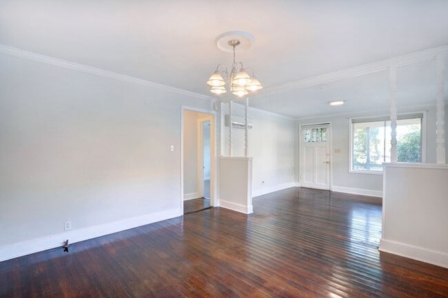 Building Photo - Single Family 2.5 bd, 1 ba close to Forsyth Park, Historic District