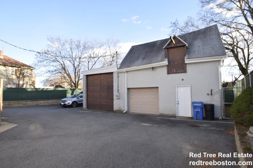 Building Photo - 118 Charles St