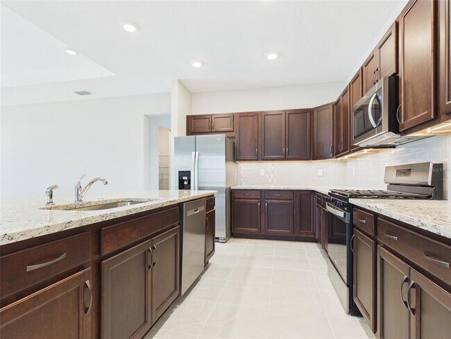 Building Photo - 5717 SW 71st Ct