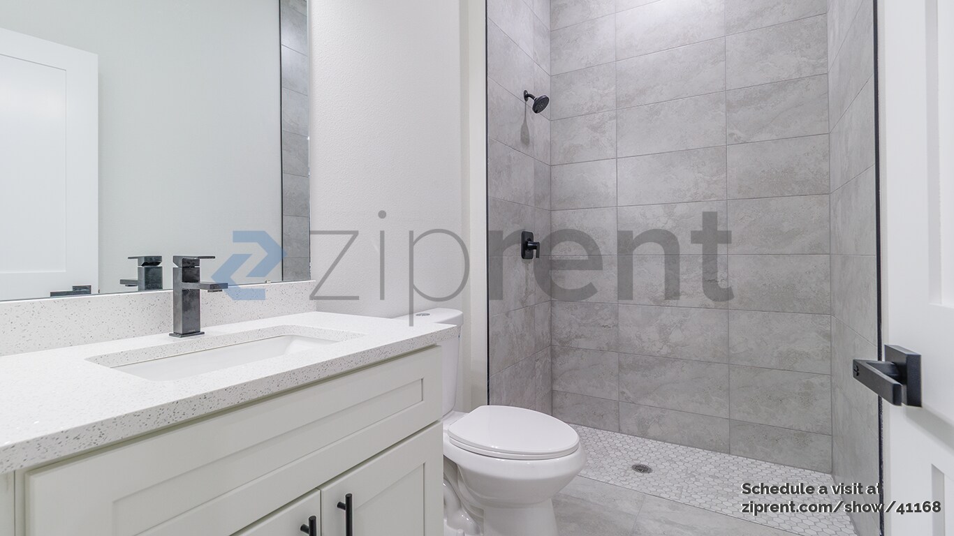 Building Photo - 8202 N Triana Dr