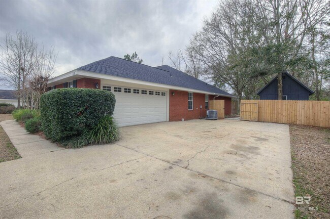 Building Photo - 139 Destrehan Rd
