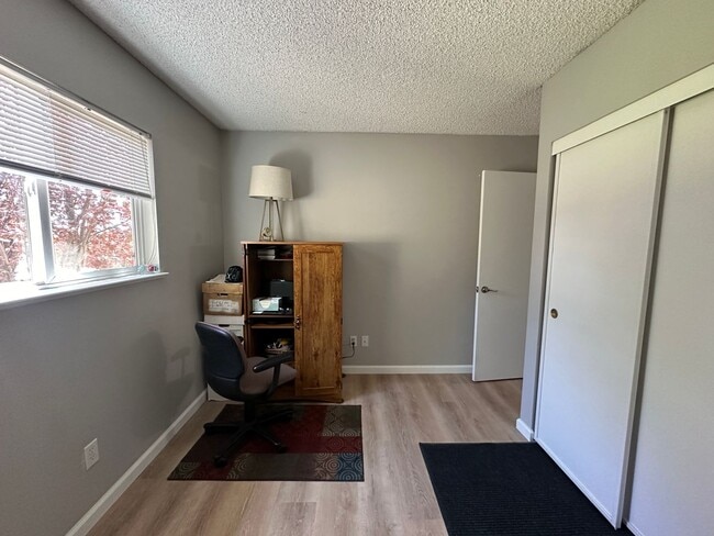 Building Photo - Adorable 3 bedroom home in Raleigh Heights