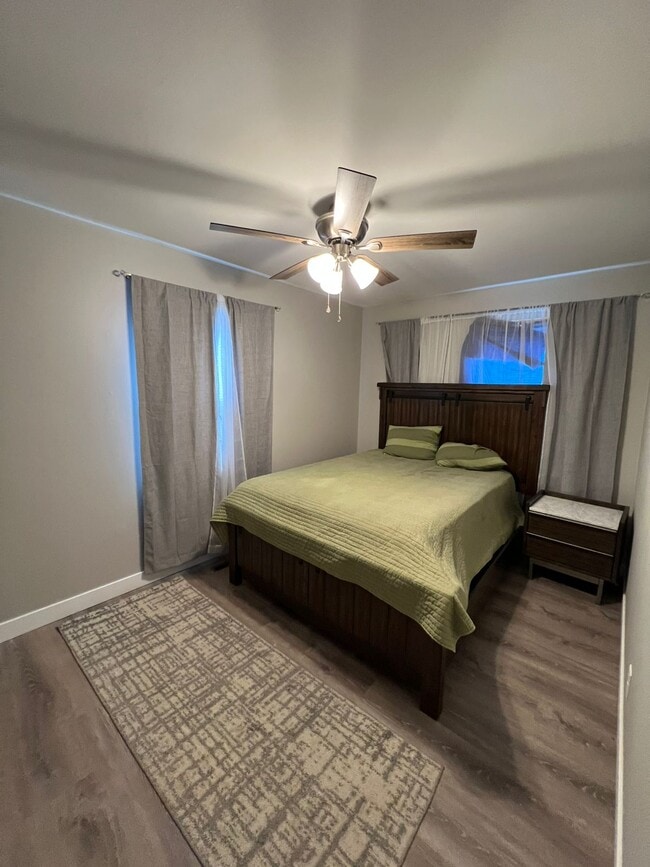 Building Photo - 1018 Hall St