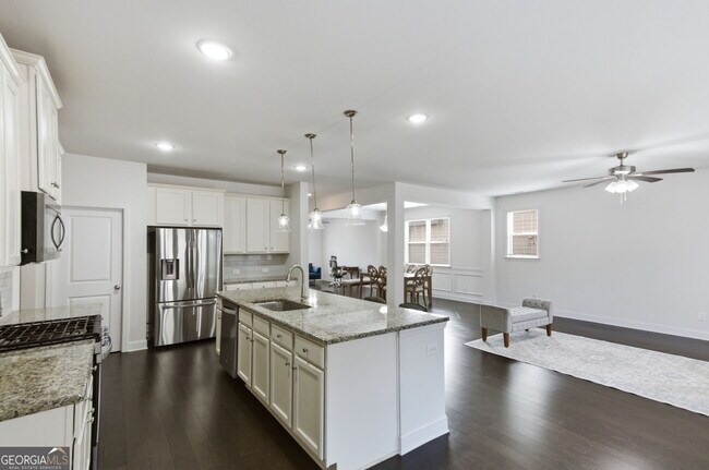 Building Photo - 1415 Dahlia Dr