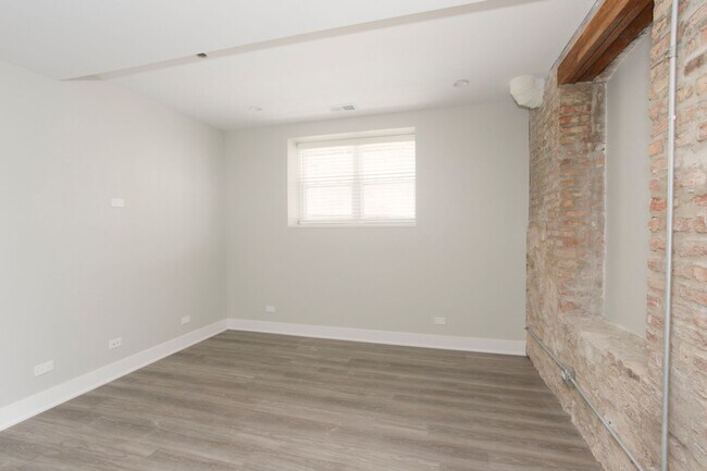 Building Photo - 1648 N Rockwell St