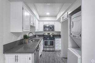 Building Photo - 5505 Zelzah Ave