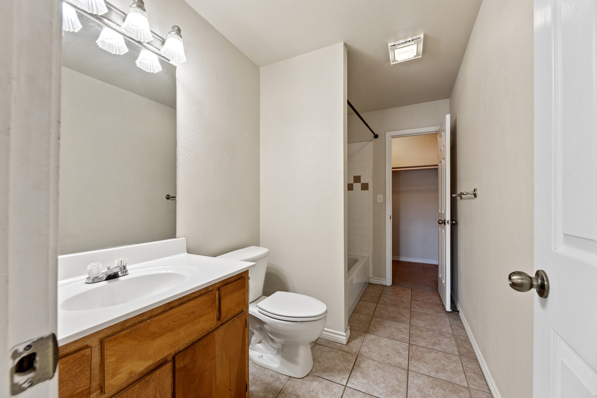 Building Photo - 100 Sendero Dr