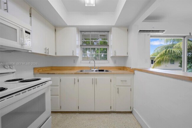 Building Photo - 501 NE 82nd Terrace