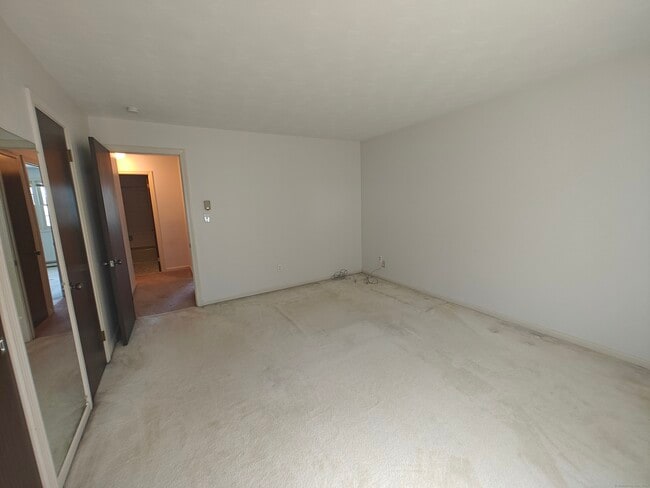 Building Photo - 18 Broadview Hts