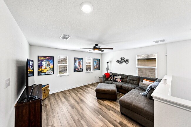 Building Photo - NEW RENTAL ALERT!!! READY NOW!!!