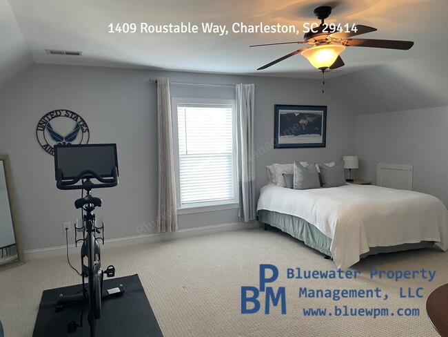 Building Photo - Spacious 4 Bed, 2.5 Bath Available April 1, 2026