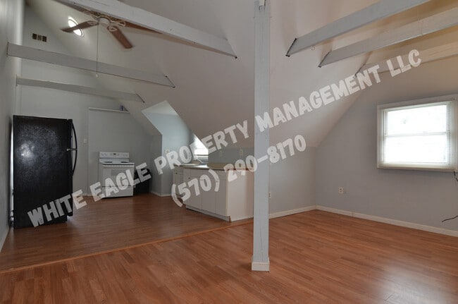 Building Photo - 641 Alder St