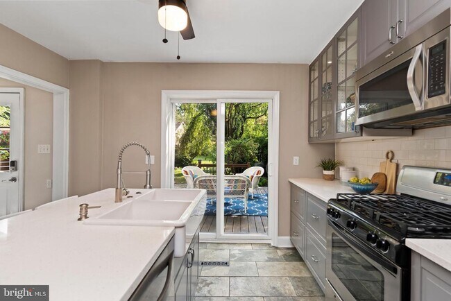 Building Photo - 710 Fishburn Rd