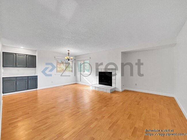 Building Photo - 320 Barbara Ln