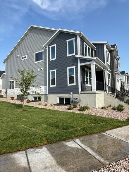 Building Photo - 1033 N Canvasback Dr