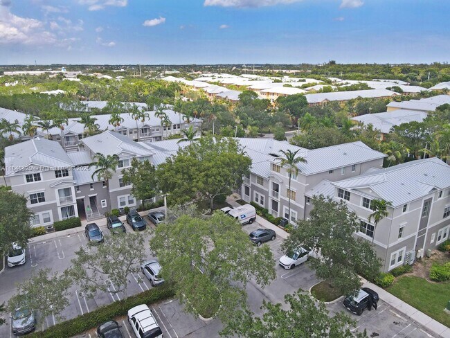 Building Photo - 1013 Shoma Dr