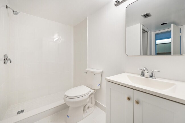 Building Photo - 10204 Mangrove Dr