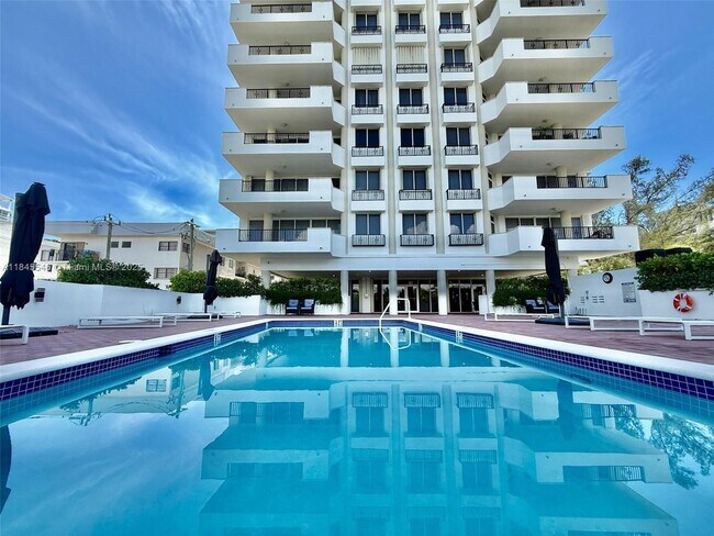 Building Photo - 6422 Collins Ave