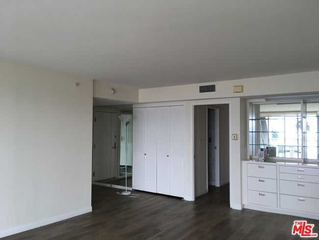 Building Photo - 201 Ocean Ave