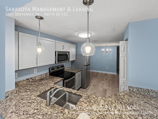 Building Photo - 5601 Bentgrass Dr