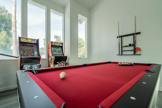 Building Photo - 2534 N 87th Way