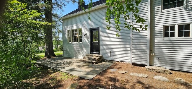 Building Photo - 50 Mountain Rd